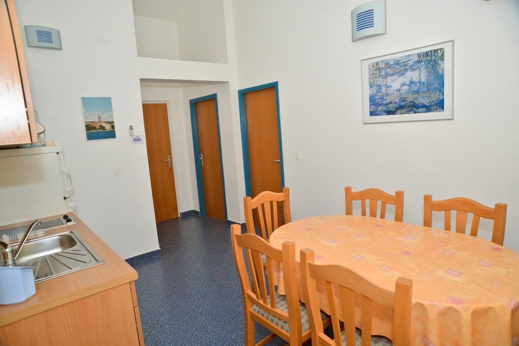 Apartments Lonic Kukljica Esterno foto