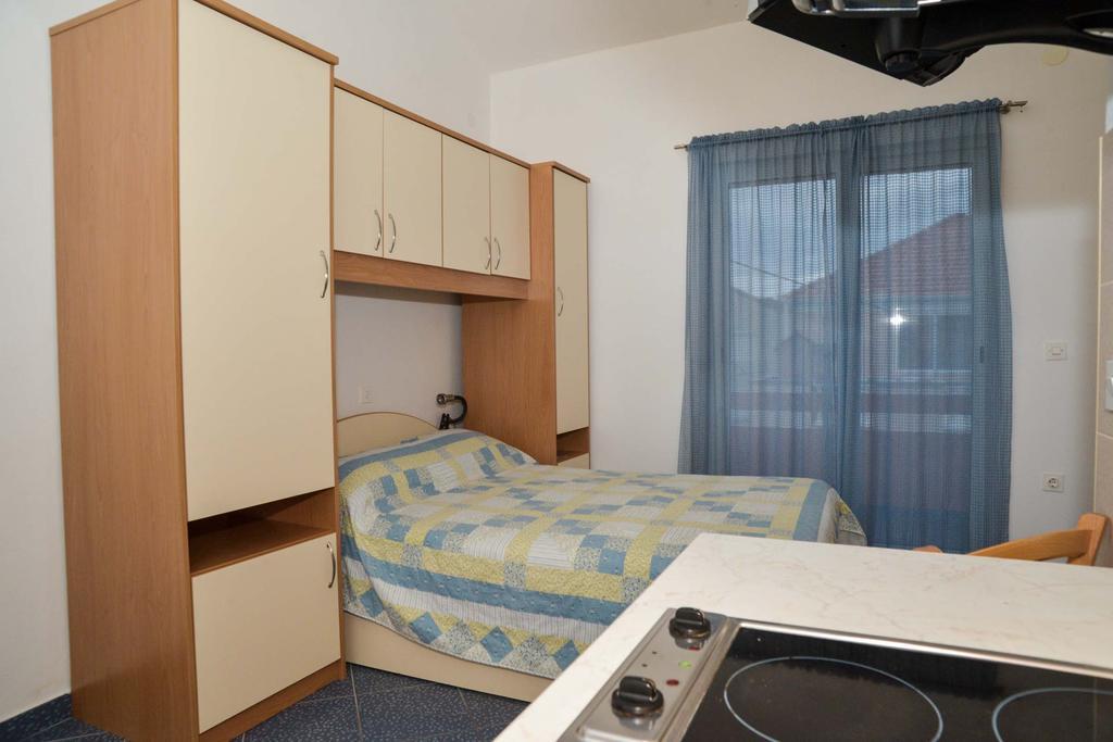 Apartments Lonic Kukljica Esterno foto