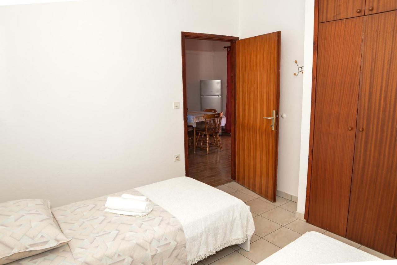 Apartments Lonic Kukljica Esterno foto