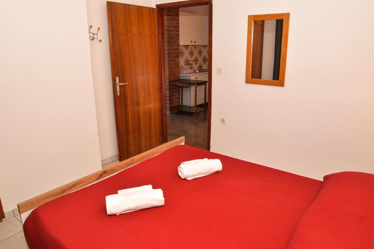 Apartments Lonic Kukljica Esterno foto